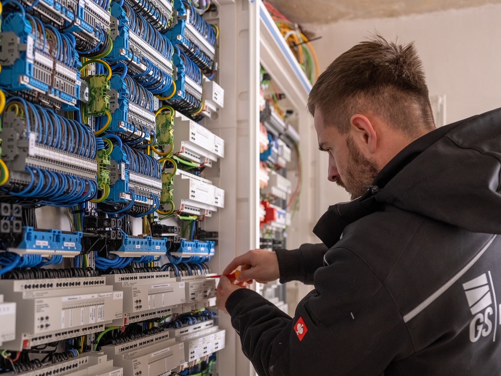 Baustellenfotografie: Elektroinstallation im Ausbau